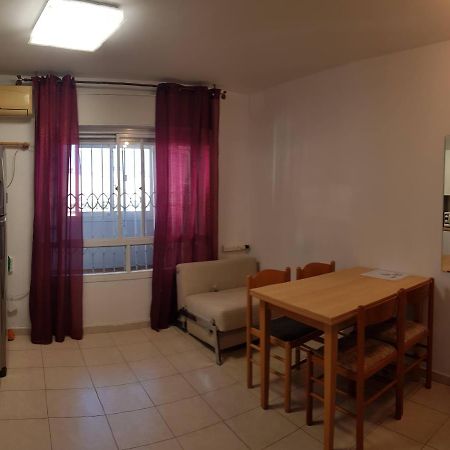 Апартаменти Cozy Flat With Parking Well-Placed Near Tlv Airport Lod Екстер'єр фото