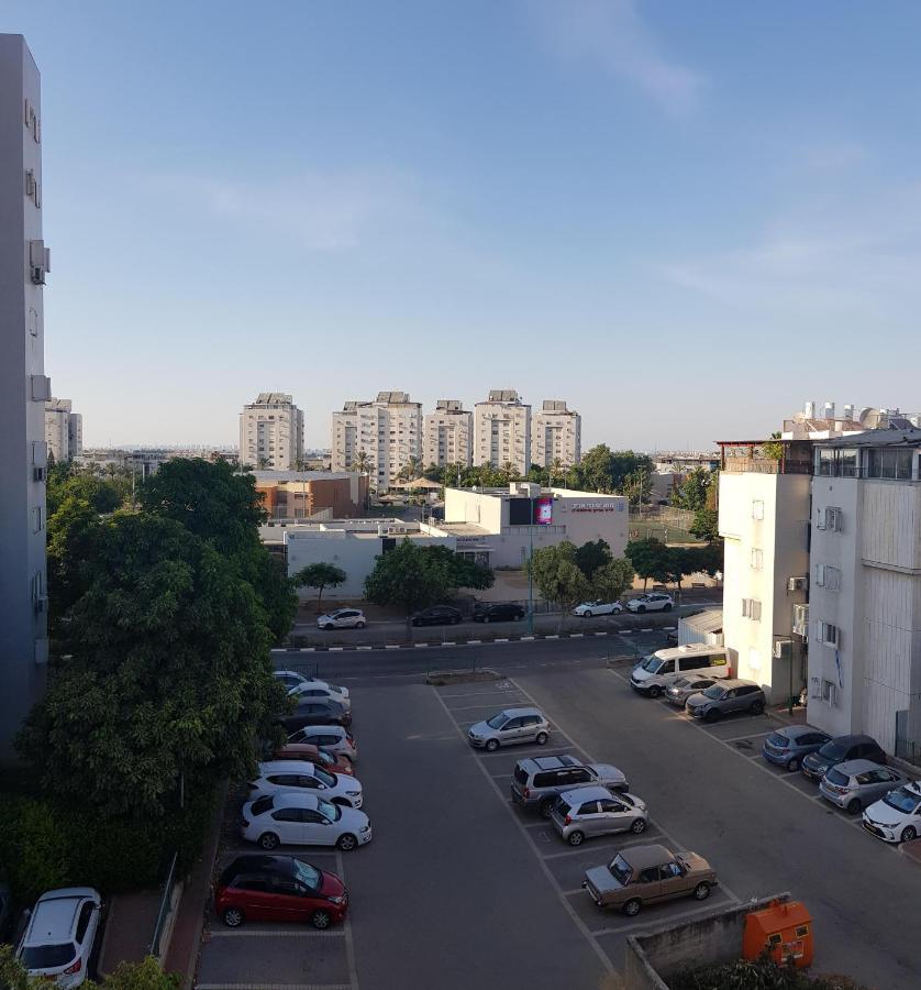 Апартаменти Cozy Flat With Parking Well-Placed Near Tlv Airport Lod Екстер'єр фото